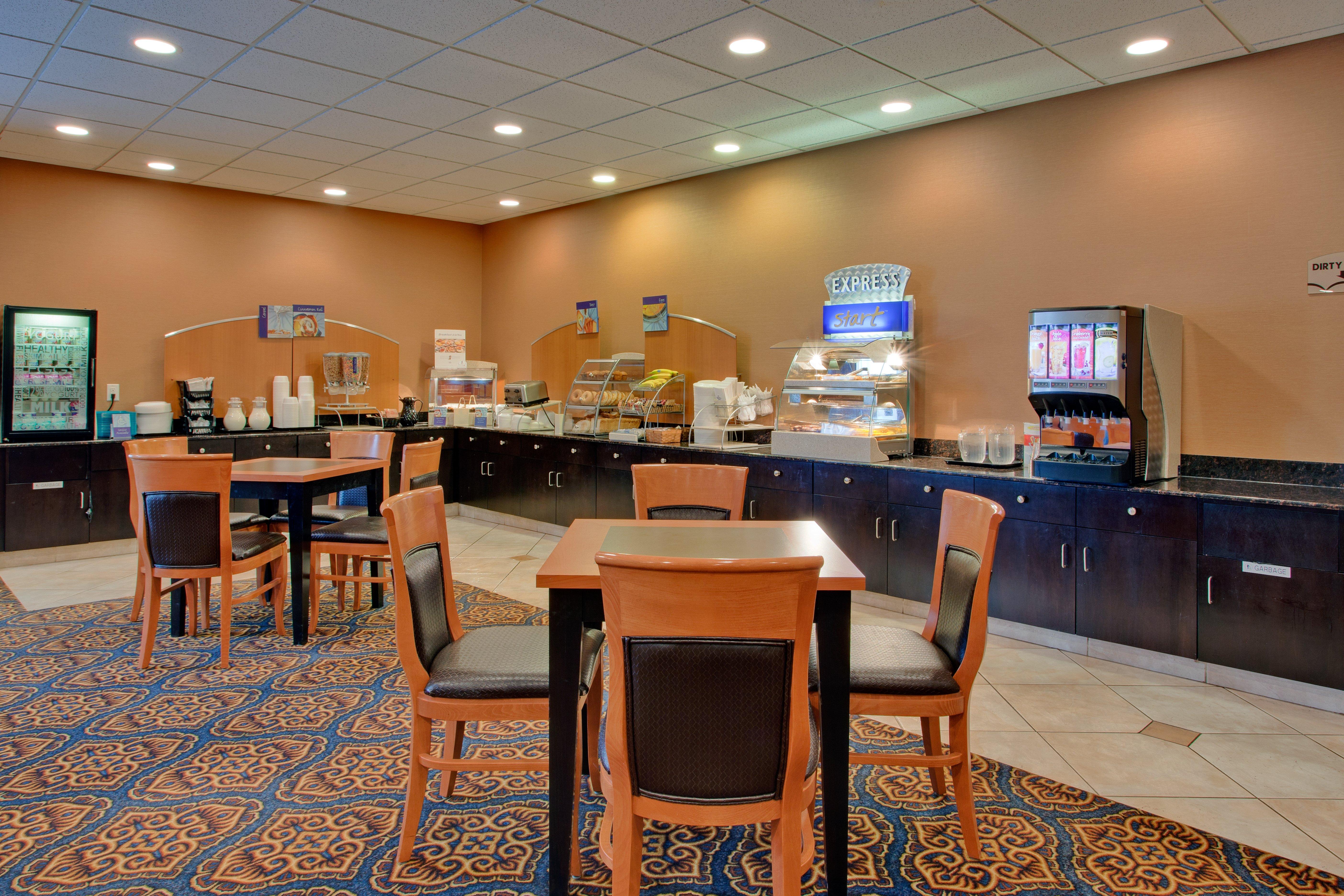 Holiday Inn Express Airport Calgary By Ihg Exteriör bild